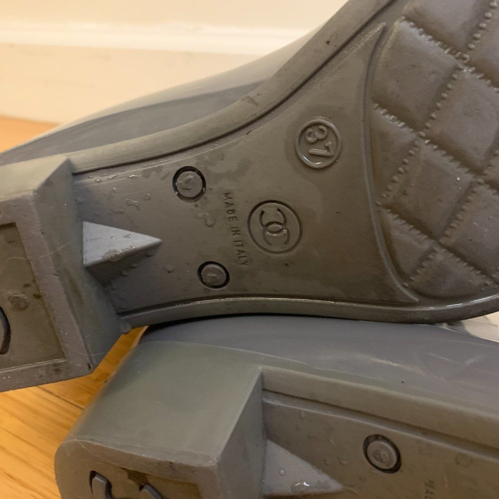 CHANEL Interlocking CC Logo Rubber Rain Boots - Picture 8 of 11